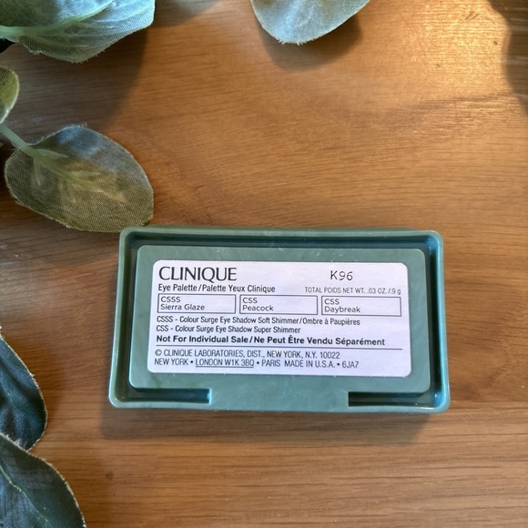 Clinique Colour Surge Eye Shadow Trio Sierra Glaze Day Break Peacock - Picture 3 of 3